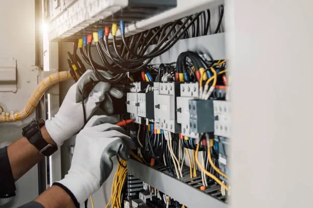 Manutenção de painéis elétricos