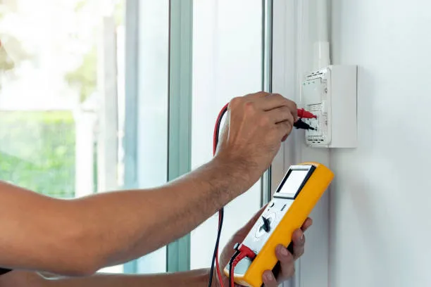 Manutenção preventiva elétrica predial