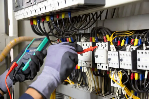 Manutenção preventiva em quadros elétricos